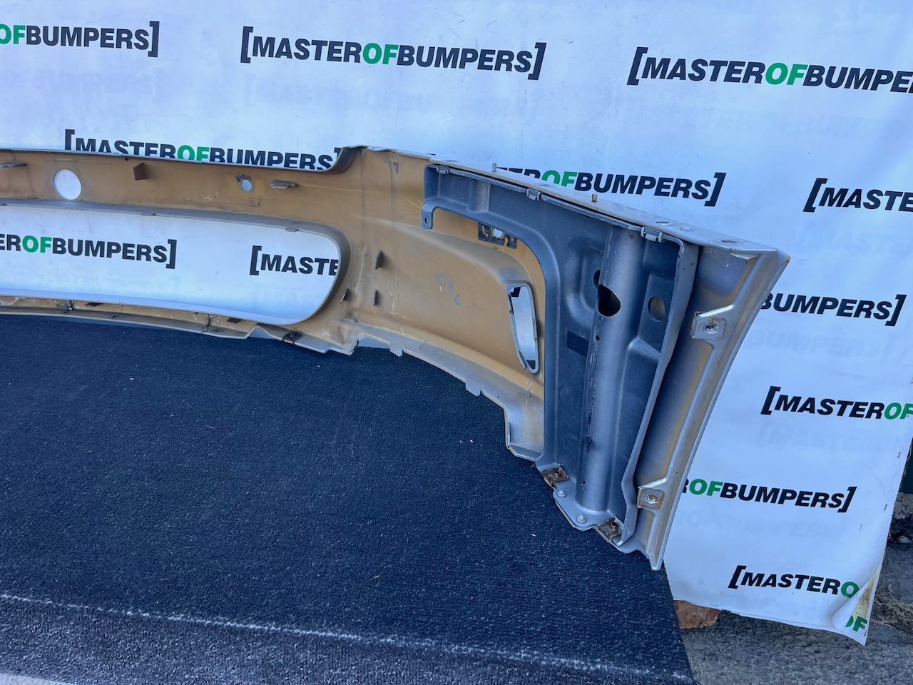 Aston Martin Dbs Volante V12 2007-2012 Front Bumper Pdc Genuine [p760]