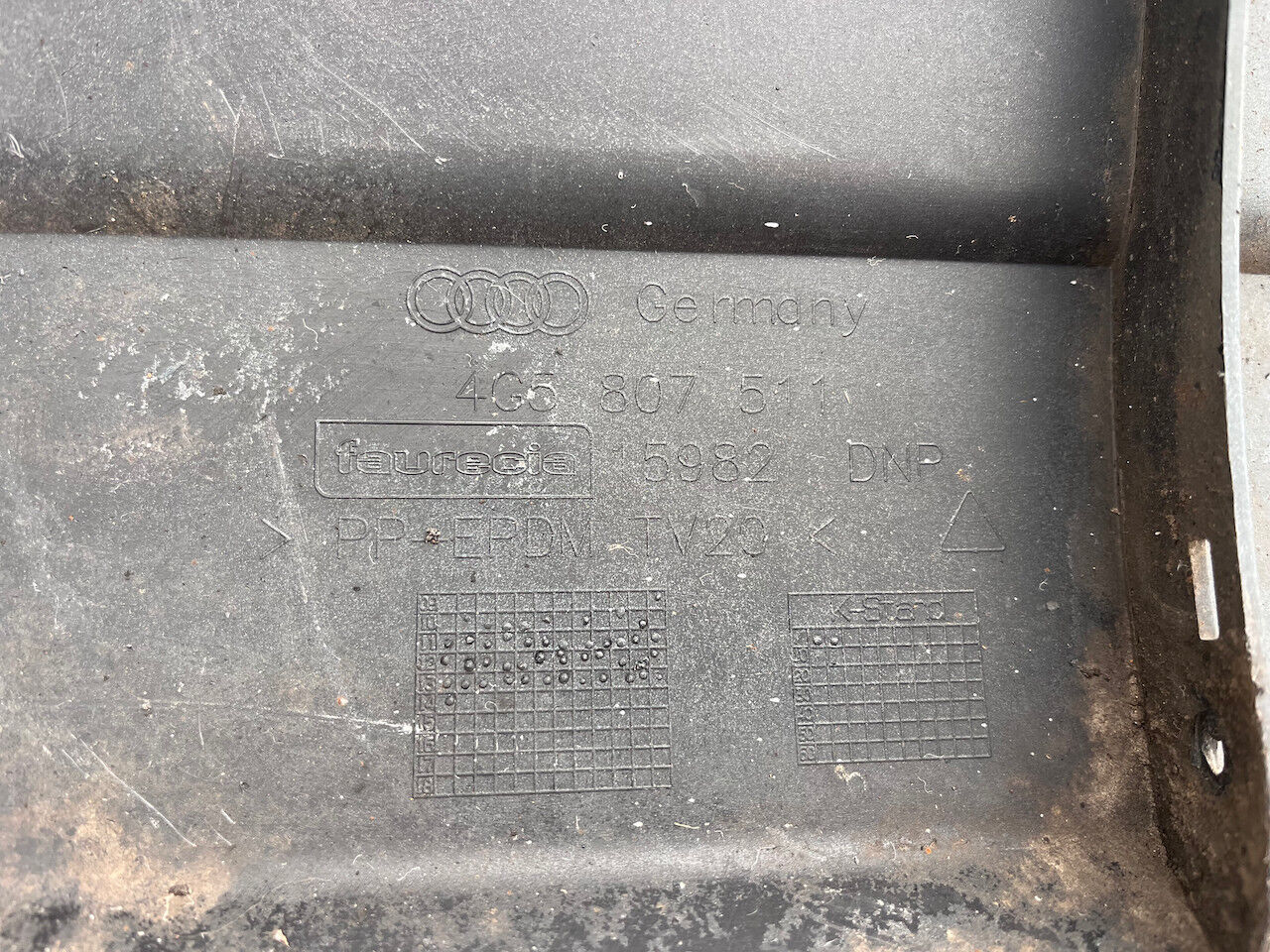 Audi A6 Se Saloon Only 2011-2014 Rear Bumper Grey 4 Pdc Genuine [a497]