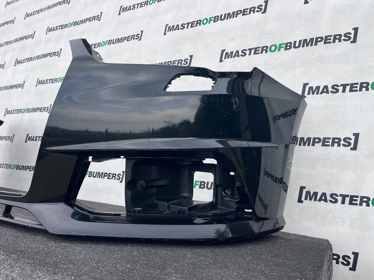 Audi A1 S-line Hatchback Lift 2015-2018 Front Bumper No Pdc Jets Genuine [a1]