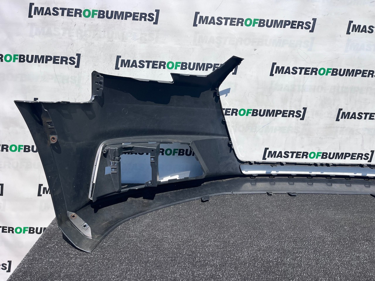 Audi A4 Se Saloon Estate B9 2016-2019 Front Bumper No Pdc No Jets Genuine [a34]