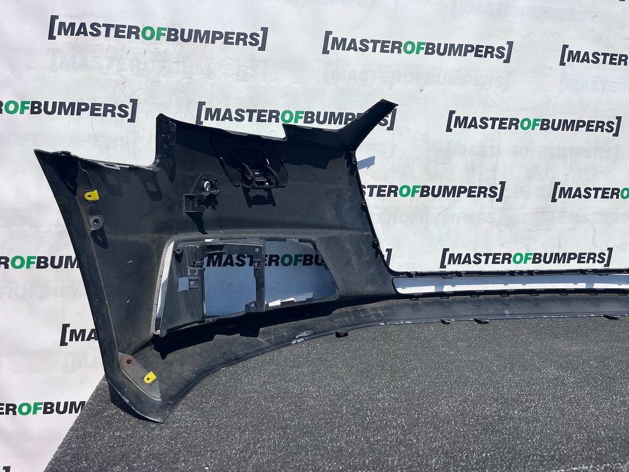 Audi A4 Se Saloon Estate B9 2016-2019 Front Bumper 4 Pdc  Jets Genuine [a49]