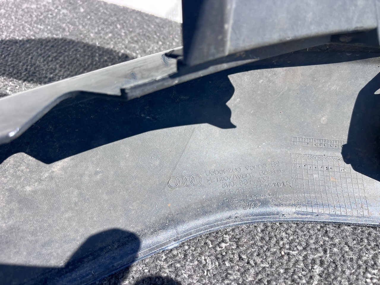 Audi A4 Se Saloon Estate B9 2016-2019 Front Bumper 4 Pdc  Jets Genuine [a49]