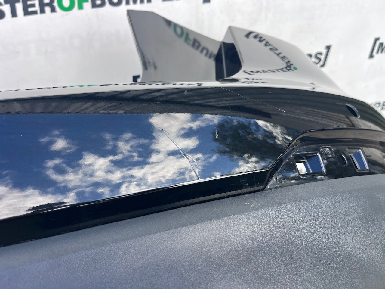 Audi Q2 Se Basic Hatchback 5 Door 2016-2019 Rear Bumper 4 Pdc Genuine [a74]