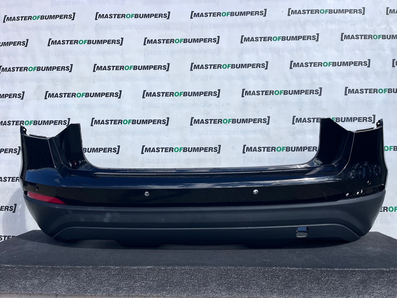 Audi Q2 Se Basic Hatchback 5 Door 2016-2019 Rear Bumper 4 Pdc Genuine [a74]