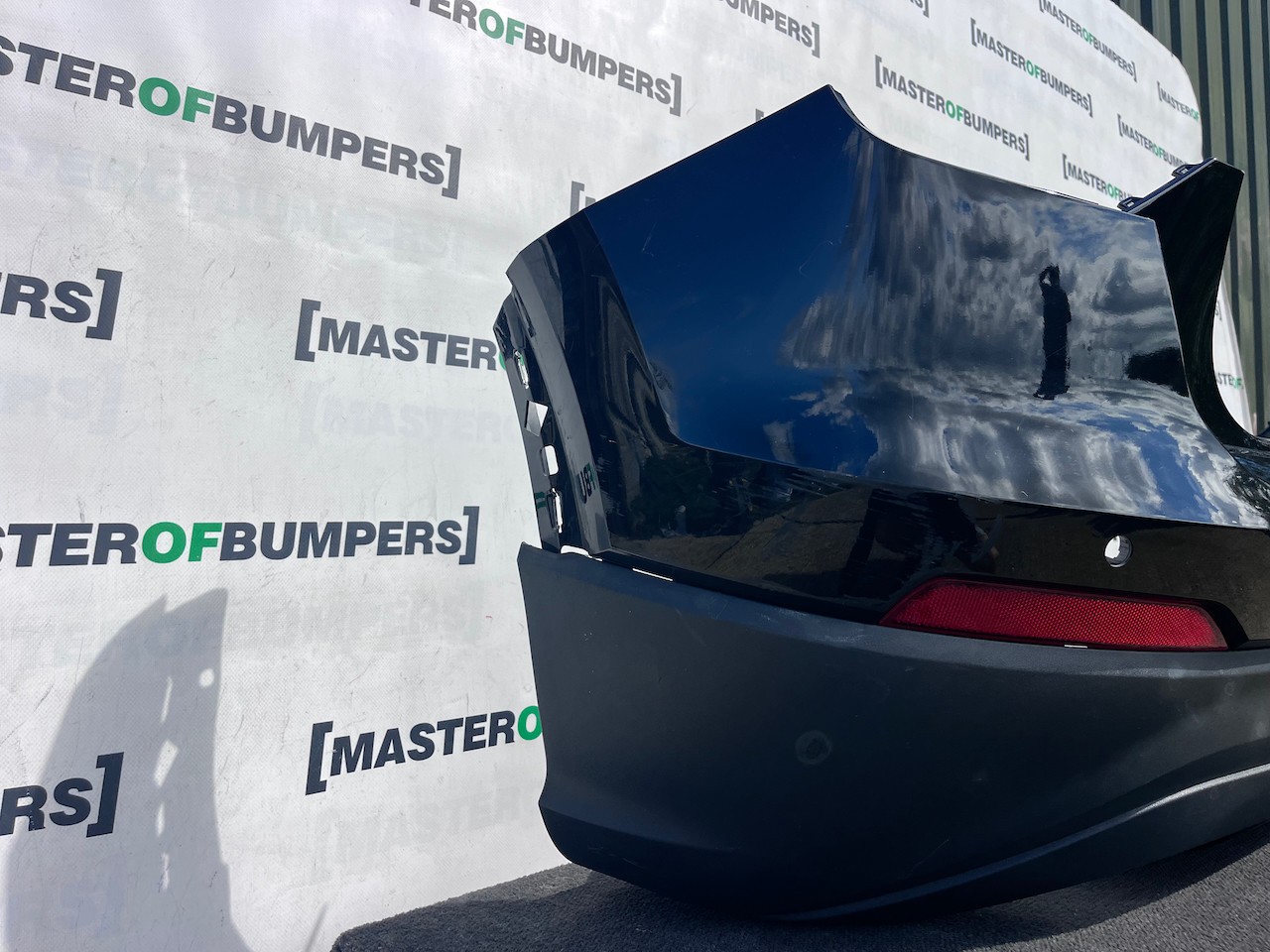 Audi Q2 Se Basic Hatchback 5 Door 2016-2019 Rear Bumper 4 Pdc Genuine [a74]