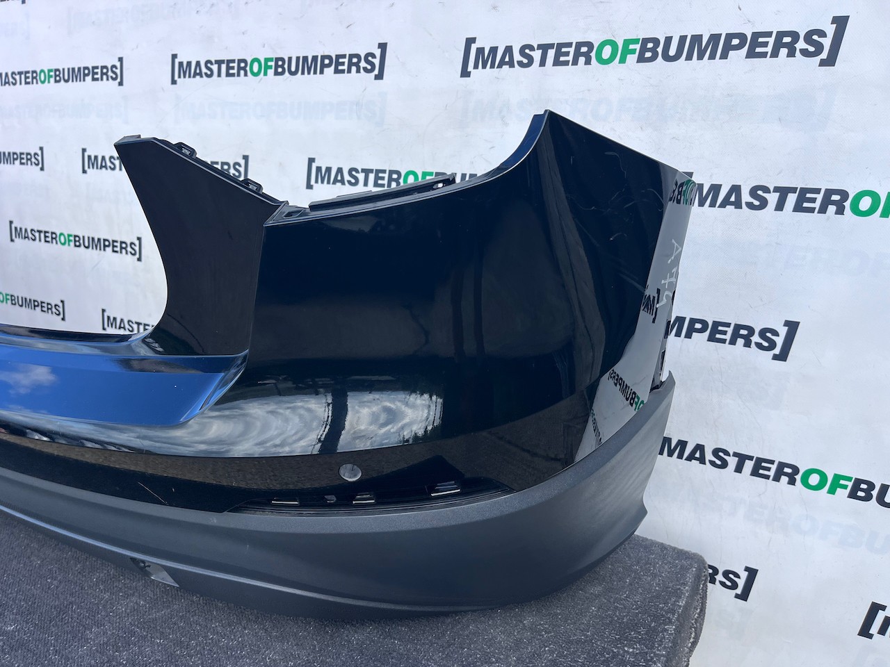 Audi Q2 Se Basic Hatchback 5 Door 2016-2019 Rear Bumper 4 Pdc Genuine [a74]