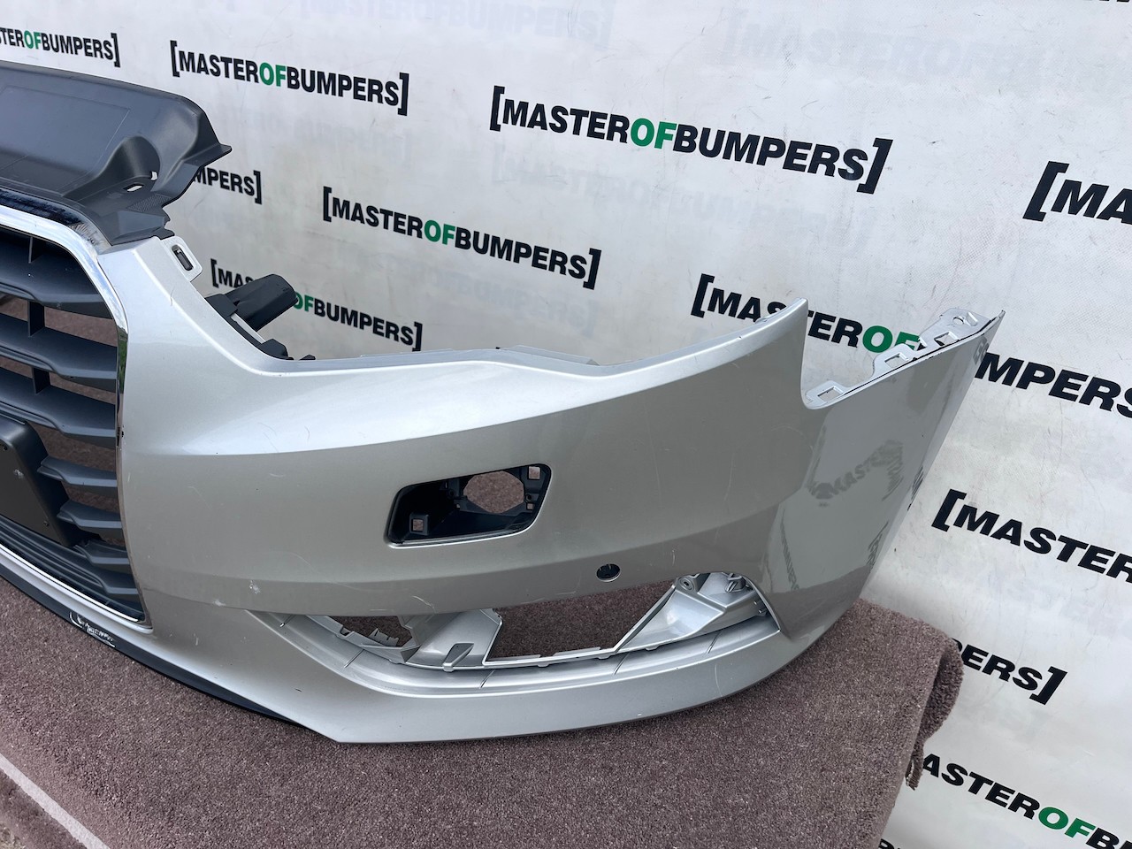Audi A3 Se Hatchback 8v 2013-2016 Front Bumper 4 Pdc Jets Genuine [a117]
