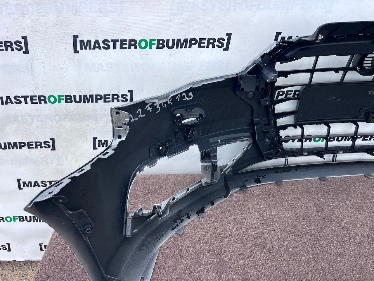 Audi A3 Se Hatchback 8v 2013-2016 Front Bumper 4 Pdc Jets Genuine [a117]