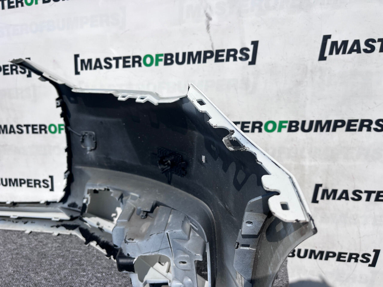 Audi A1 Se Lift Hatchback 2015-2018 Front Bumper 4 Pdc No Jets Genuine [a830]