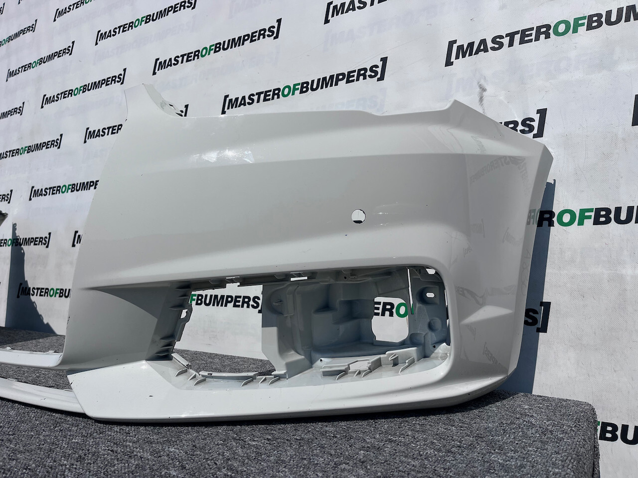 Audi A1 Se Lift Hatchback 2015-2018 Front Bumper 4 Pdc No Jets Genuine [a830]