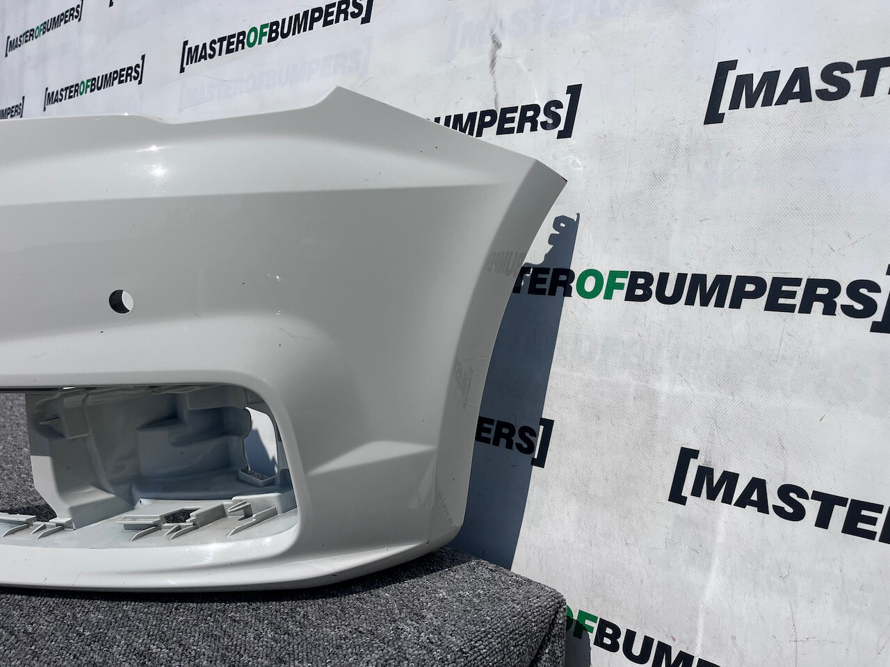 Audi A1 Se Lift Hatchback 2015-2018 Front Bumper 4 Pdc No Jets Genuine [a830]