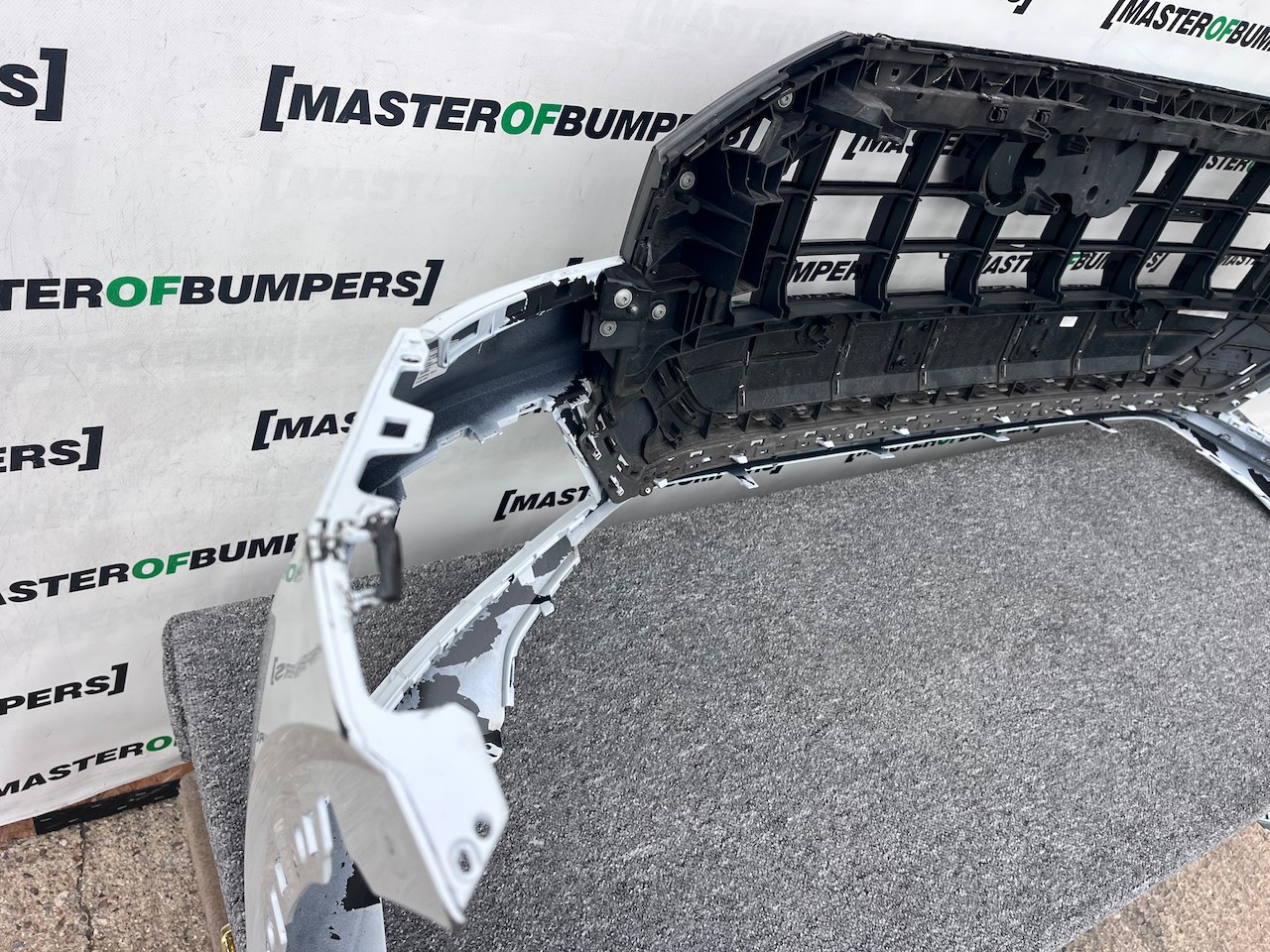 Audi Q8 S Line Black Edition Suv 2019-2023 Front Bumper 6 Pdc Genuine [a885]