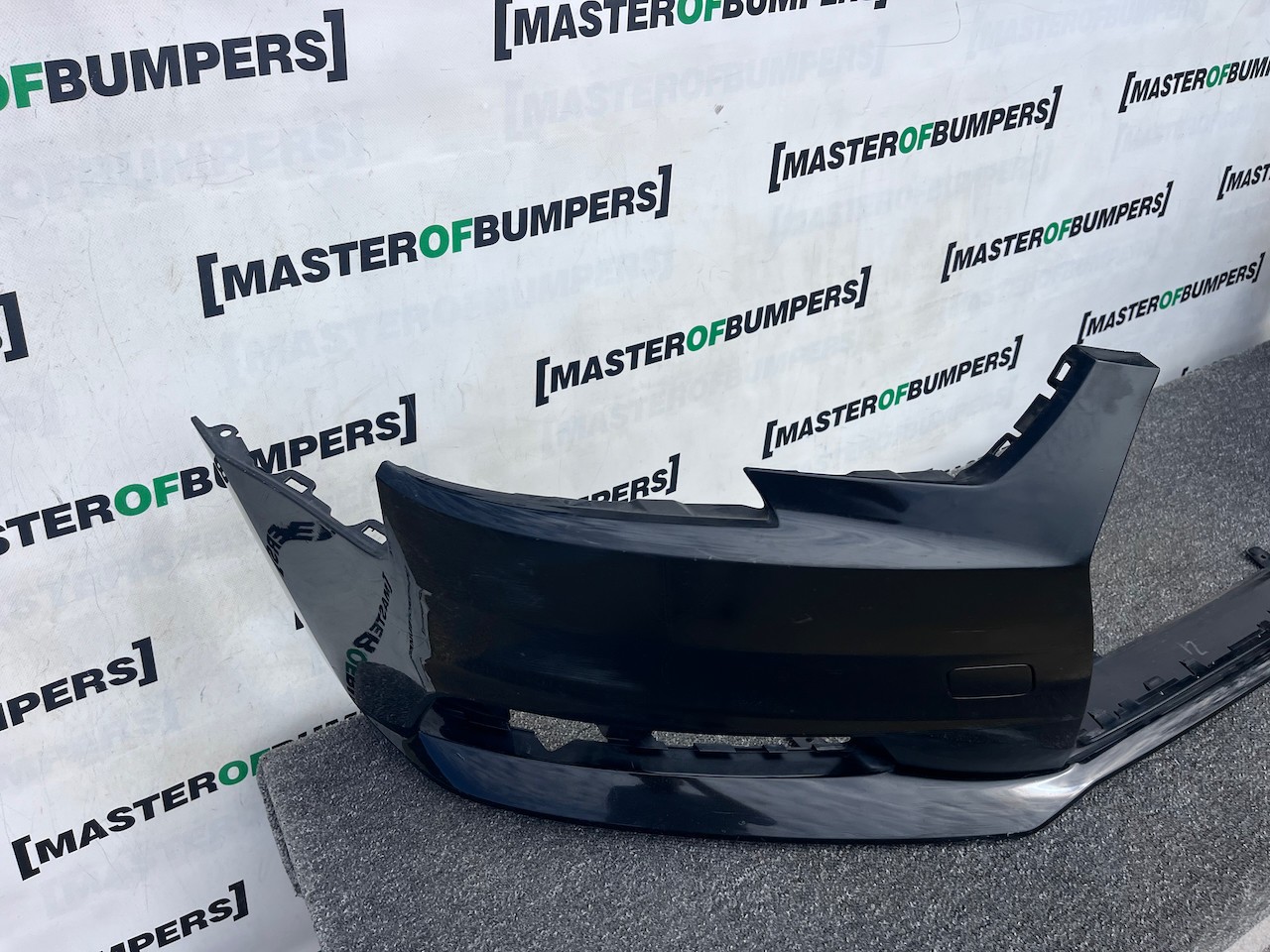 Audi A4 Se Saloon Estate B9 2016-2019 Front Bumper No Pdc Genuine [a983]