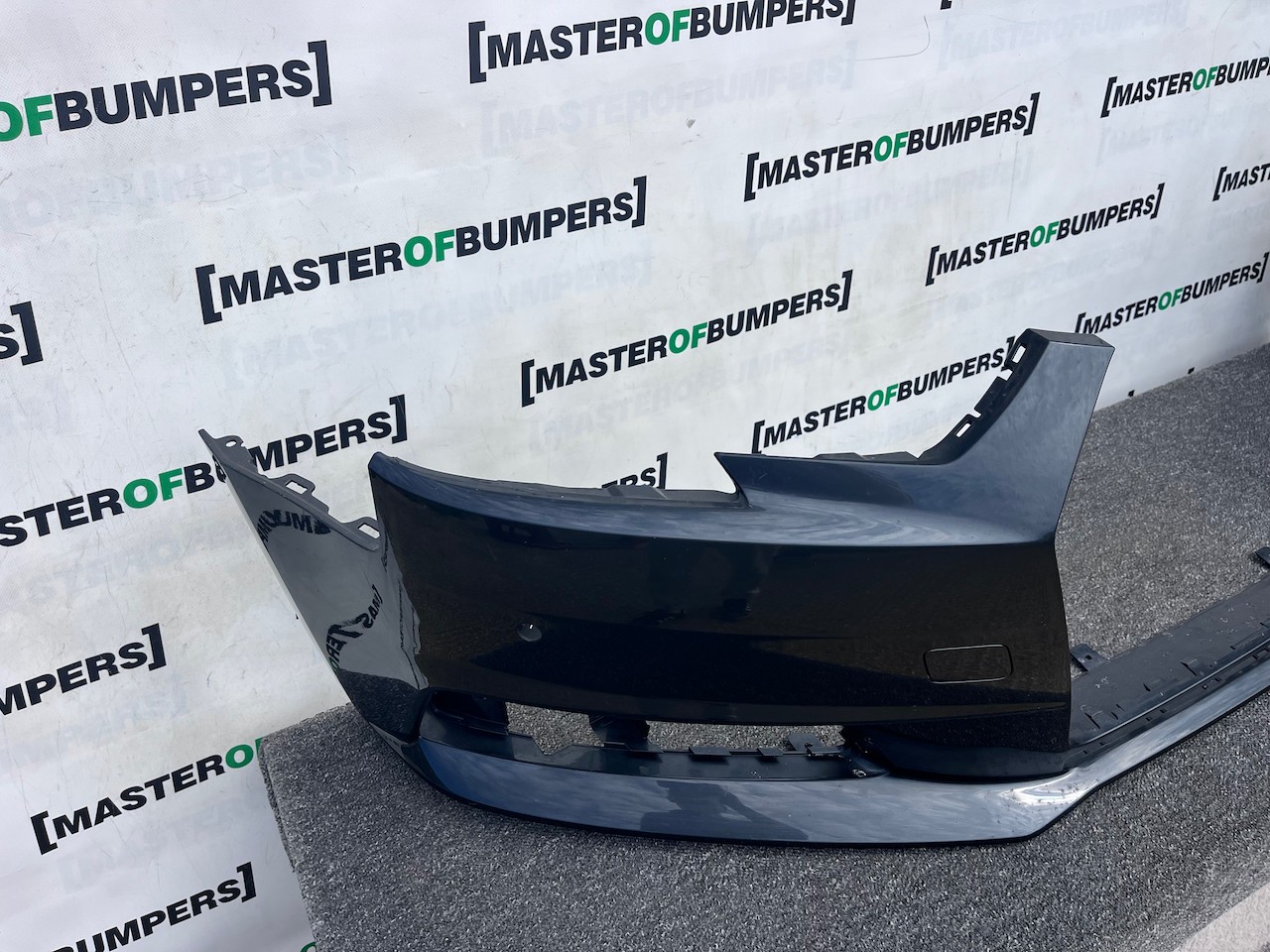 Audi A4 Se Saloon Estate B9 2016-2019 Front Bumper 4 Pdc Genuine [a982]