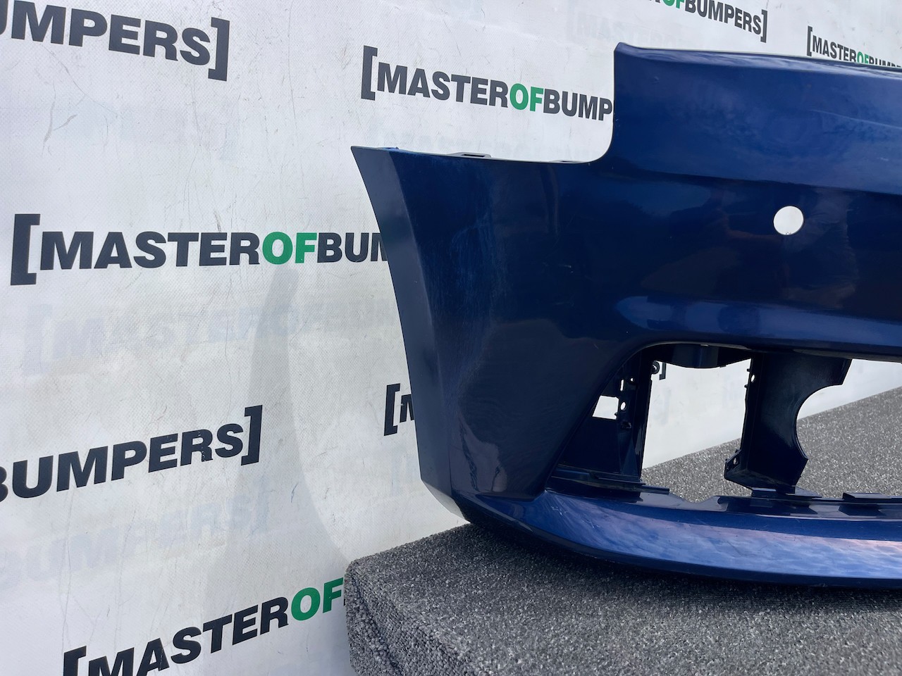 Audi A4 Se Saloon Estate B9 2016-2019 Front Bumper 4 Pdc Genuine [a985]