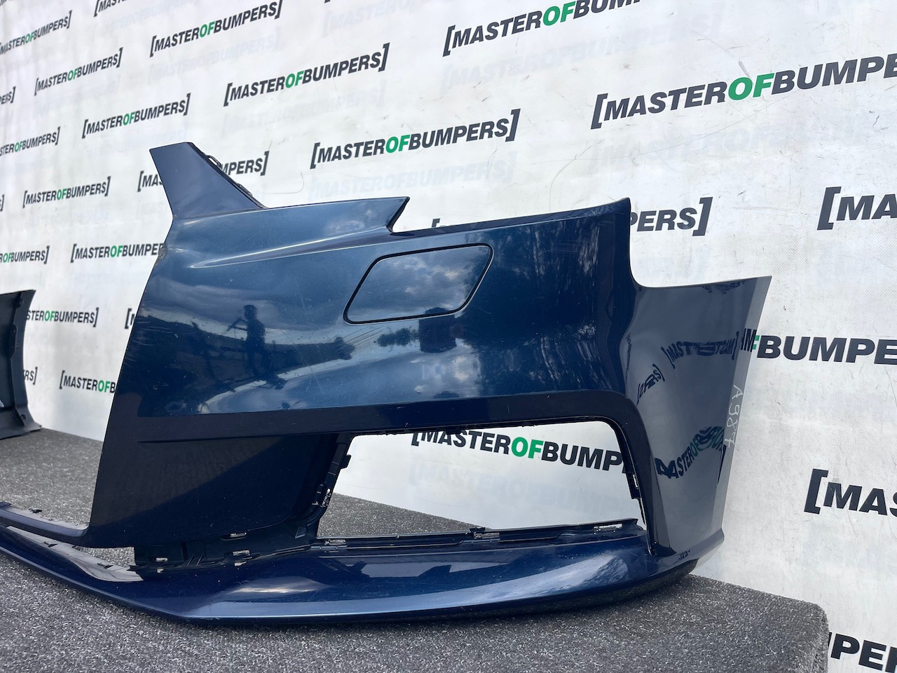 Audi A3 Se 8v Lift Hatchback 2016-2019 Front Bumper No Pdc Jets Genuine [a987]