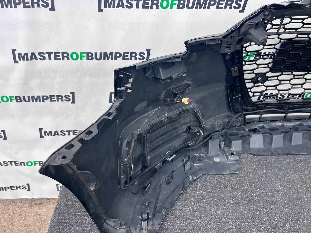 Audi A3 Se Hatchback Lift 2016-2019 Front Bumper No Pdc Jets Genuine [a965]