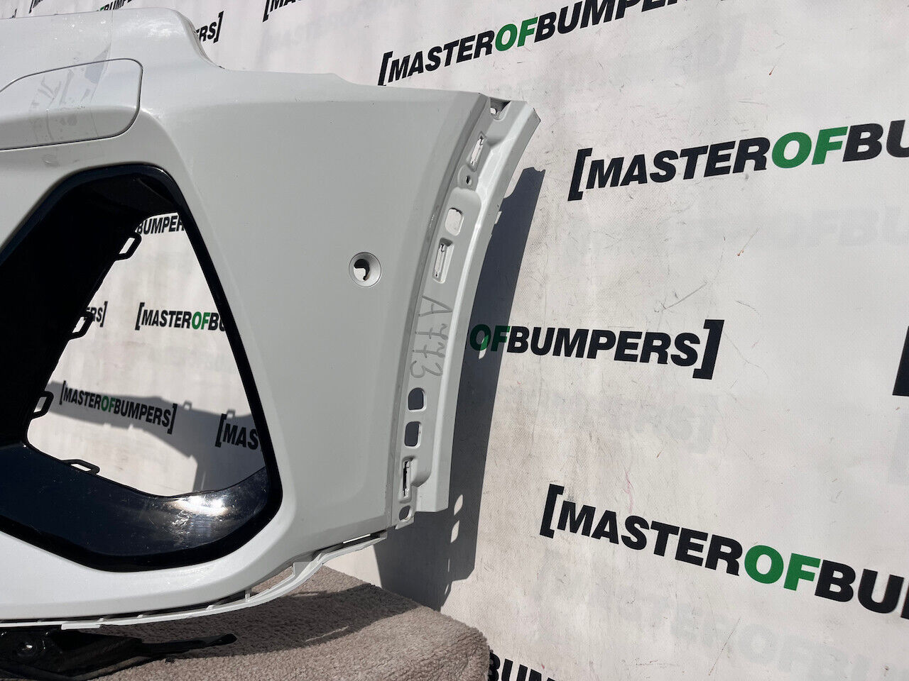 Audi Etron E-tron S Line Suv 2019-2024 Front Bumper 6 Pdc +jets Genuine [a773]