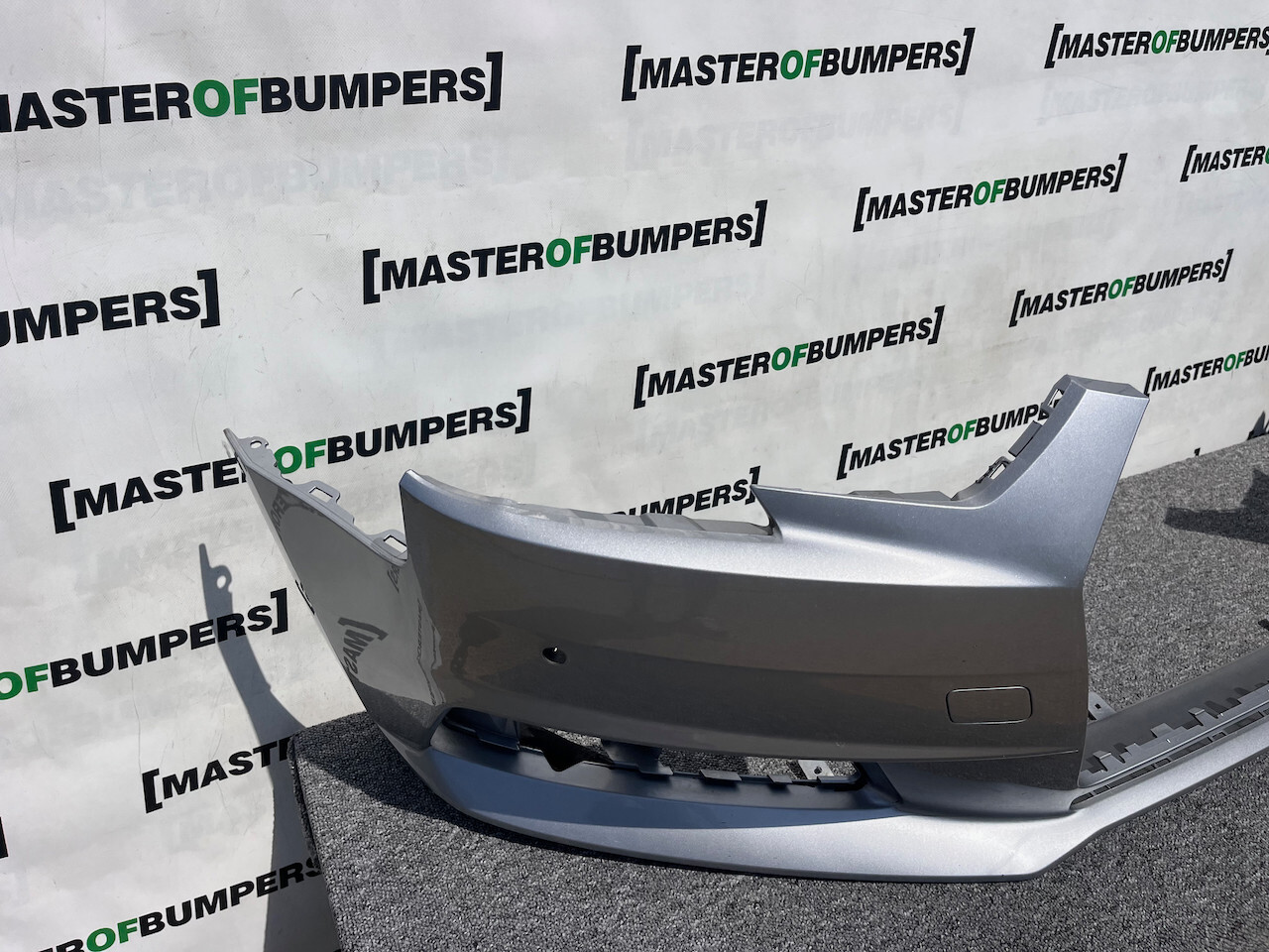 Audi A4 Se Sport B9 Saloon Avant 2016-2018 Front Bumper 4 Pdc Genuine [a834]