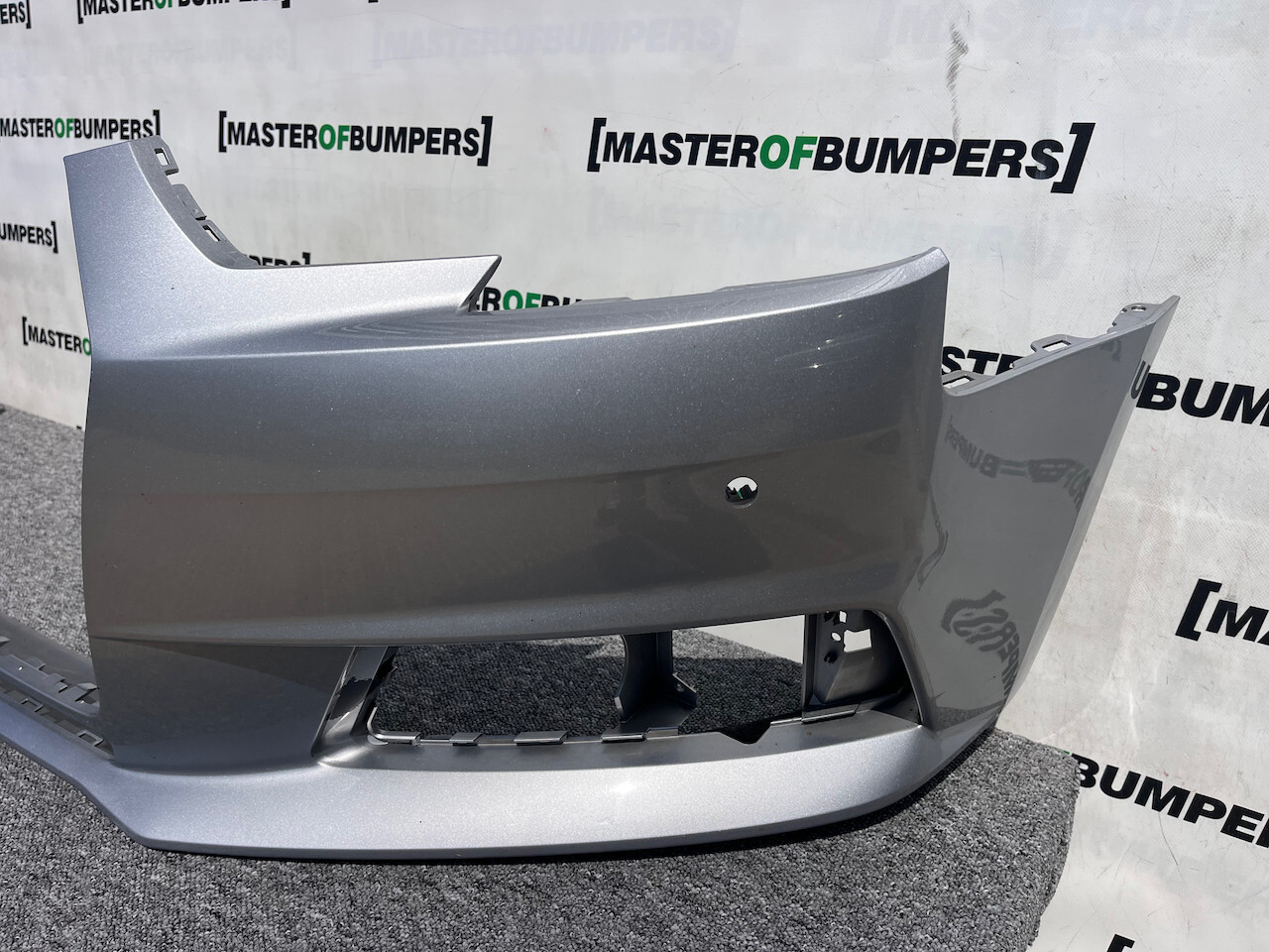 Audi A4 Se Sport B9 Saloon Avant 2016-2018 Front Bumper 4 Pdc Genuine [a834]