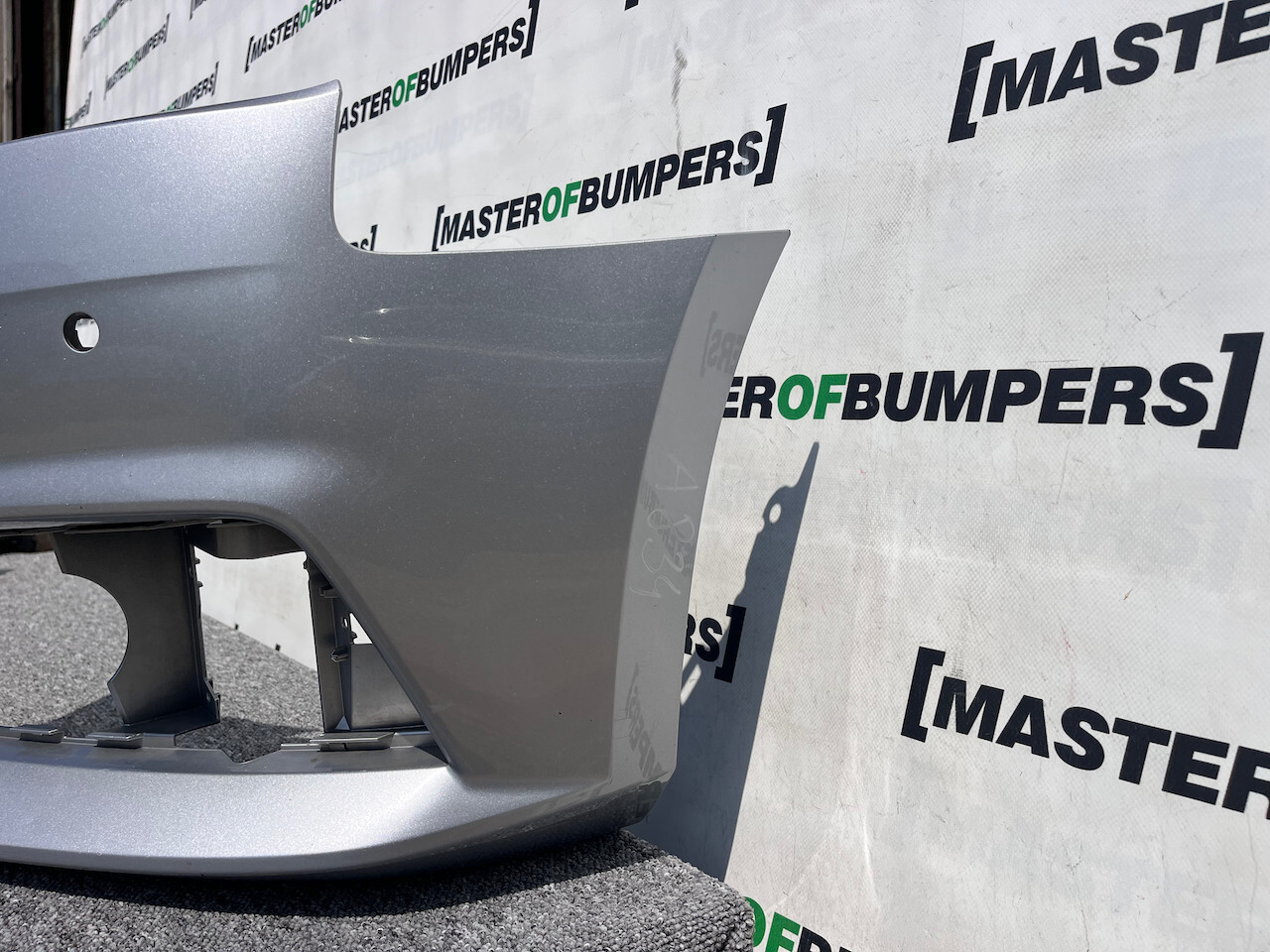 Audi A4 Se Sport B9 Saloon Avant 2016-2018 Front Bumper 4 Pdc Genuine [a834]