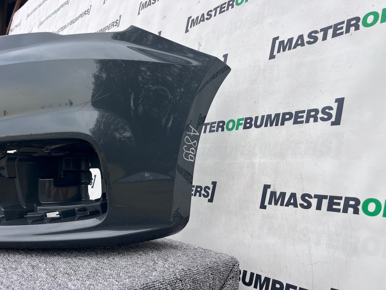 Audi A1 Se Lift Hatchback 2015-2018 Front Bumper No Pdc No Jets Genuine [a899]