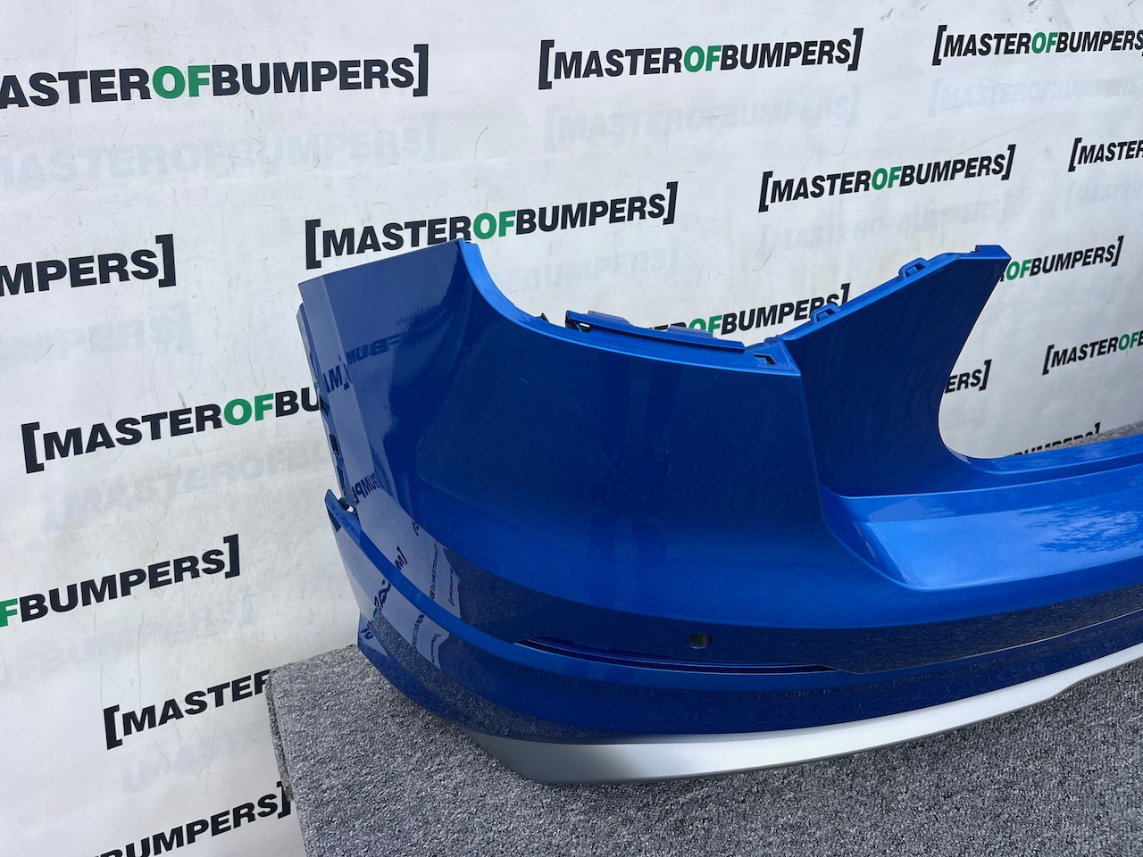 Audi Q2 S Line Mpv 2016-2019 Rear Bumper Blue W/diffuser 4 Pdc Genuine [a819]