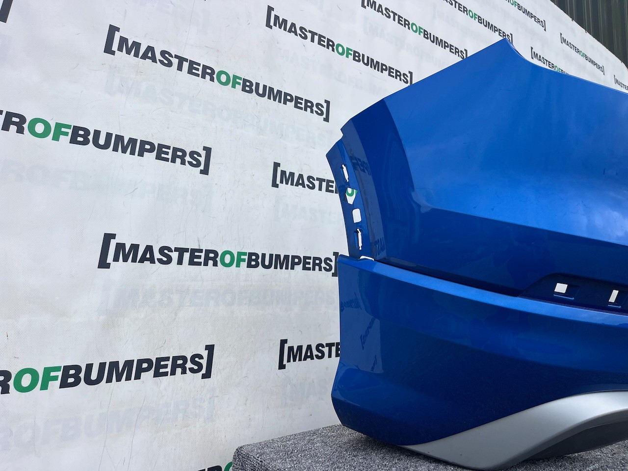 Audi Q2 S Line Mpv 2016-2019 Rear Bumper Blue W/diffuser 4 Pdc Genuine [a819]