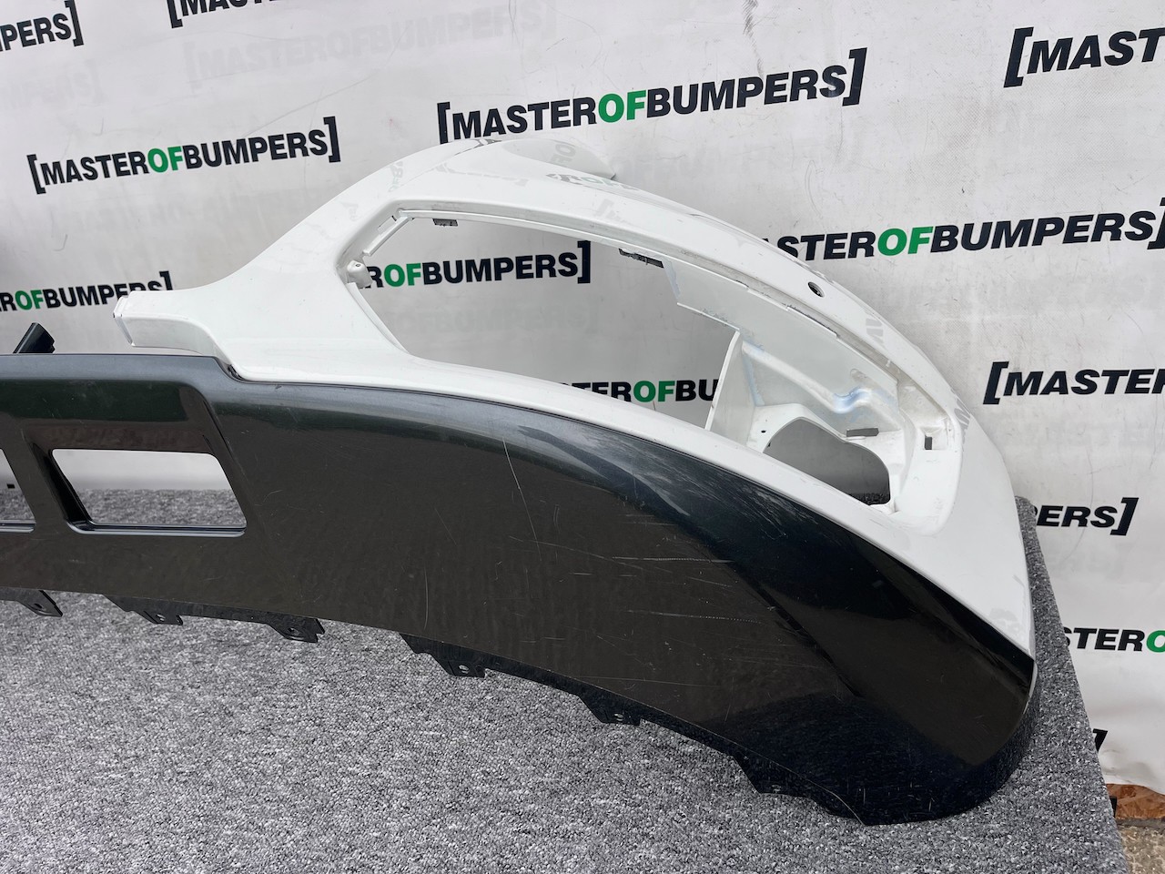 Audi Q5 Se Quattro Suv Mk1 2008-2011 Front Bumper 4 Pdc Genuine [a864]