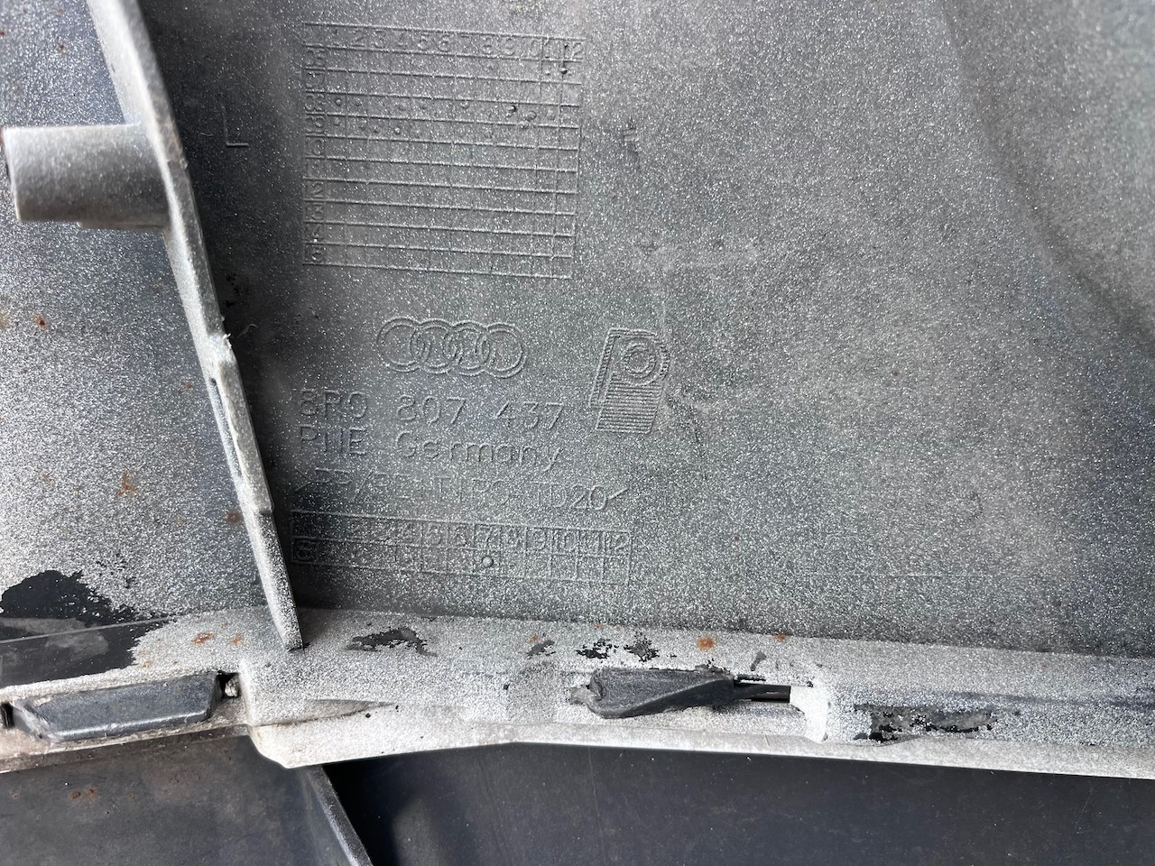 Audi Q5 Se Quattro Suv Mk1 2008-2011 Front Bumper 4 Pdc Genuine [a864]