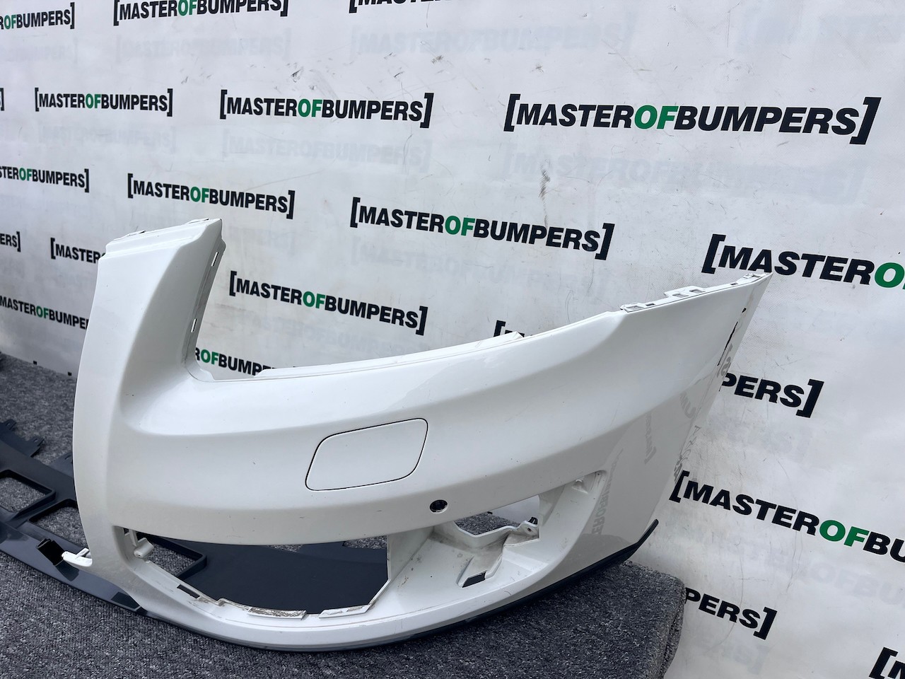 Audi Q5 Se Quattro Suv Mk1 2008-2011 Front Bumper 4 Pdc Genuine [a864]