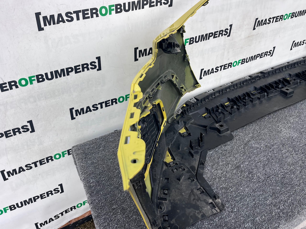 Audi A3 Basic Se 8y Hatchback 2020-2024 Front Bumper 4 Pdc Genuine [a952]