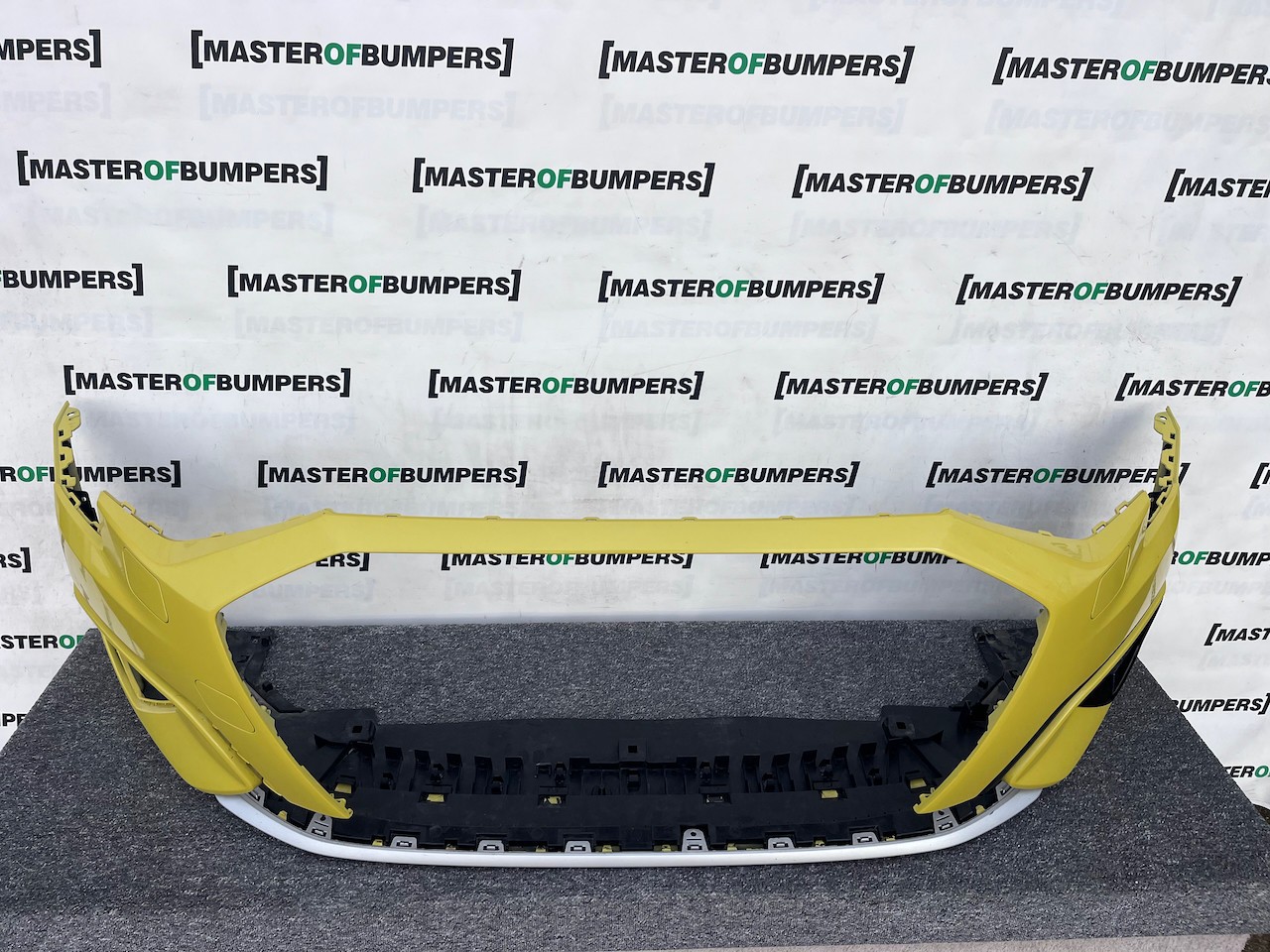 Audi A3 Basic Se 8y Hatchback 2020-2024 Front Bumper 4 Pdc Genuine [a952]