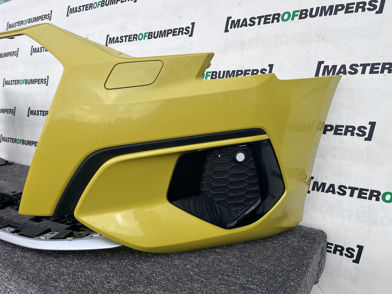 Audi A3 Basic Se 8y Hatchback 2020-2024 Front Bumper 4 Pdc Genuine [a952]