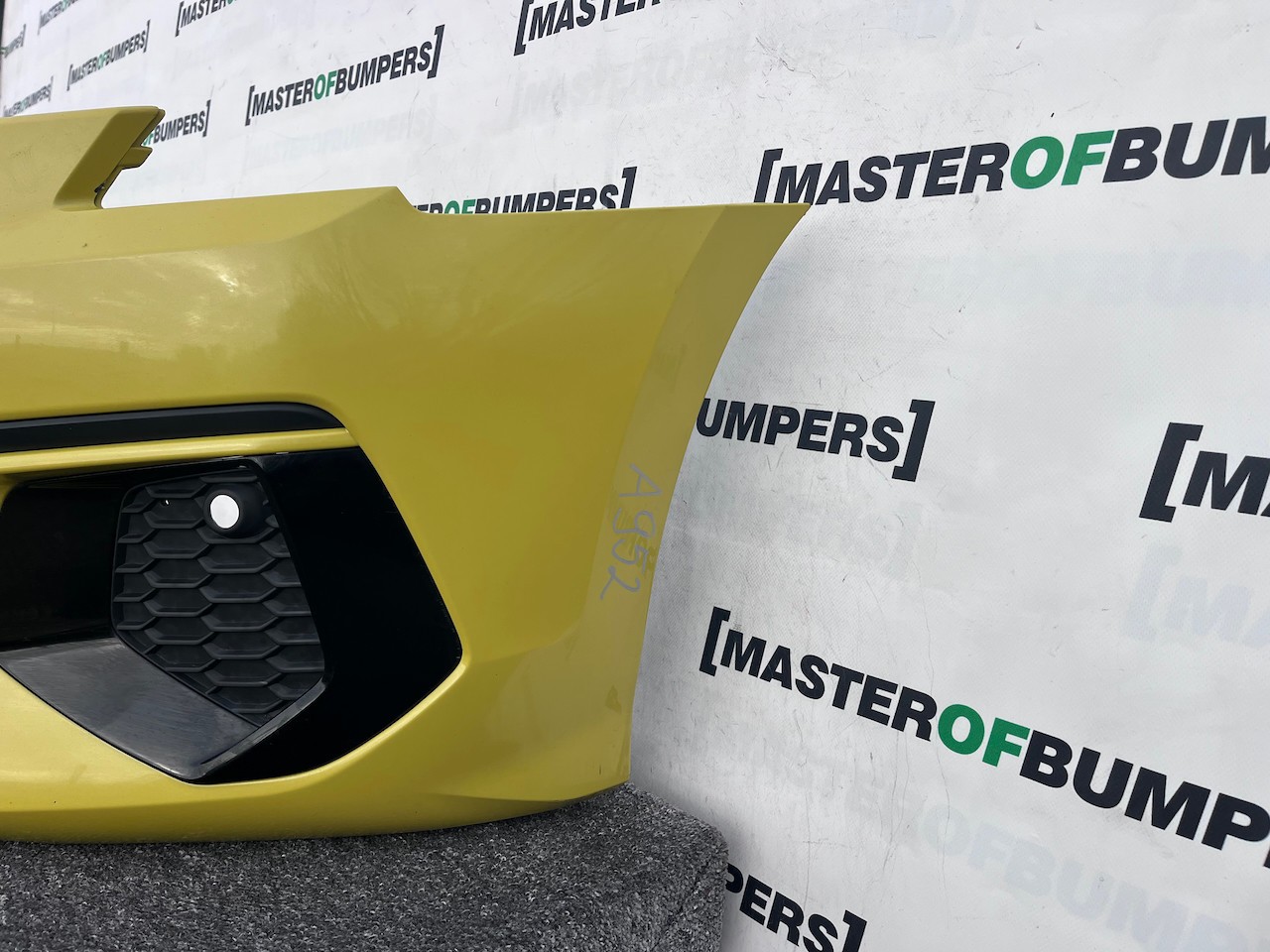 Audi A3 Basic Se 8y Hatchback 2020-2024 Front Bumper 4 Pdc Genuine [a952]