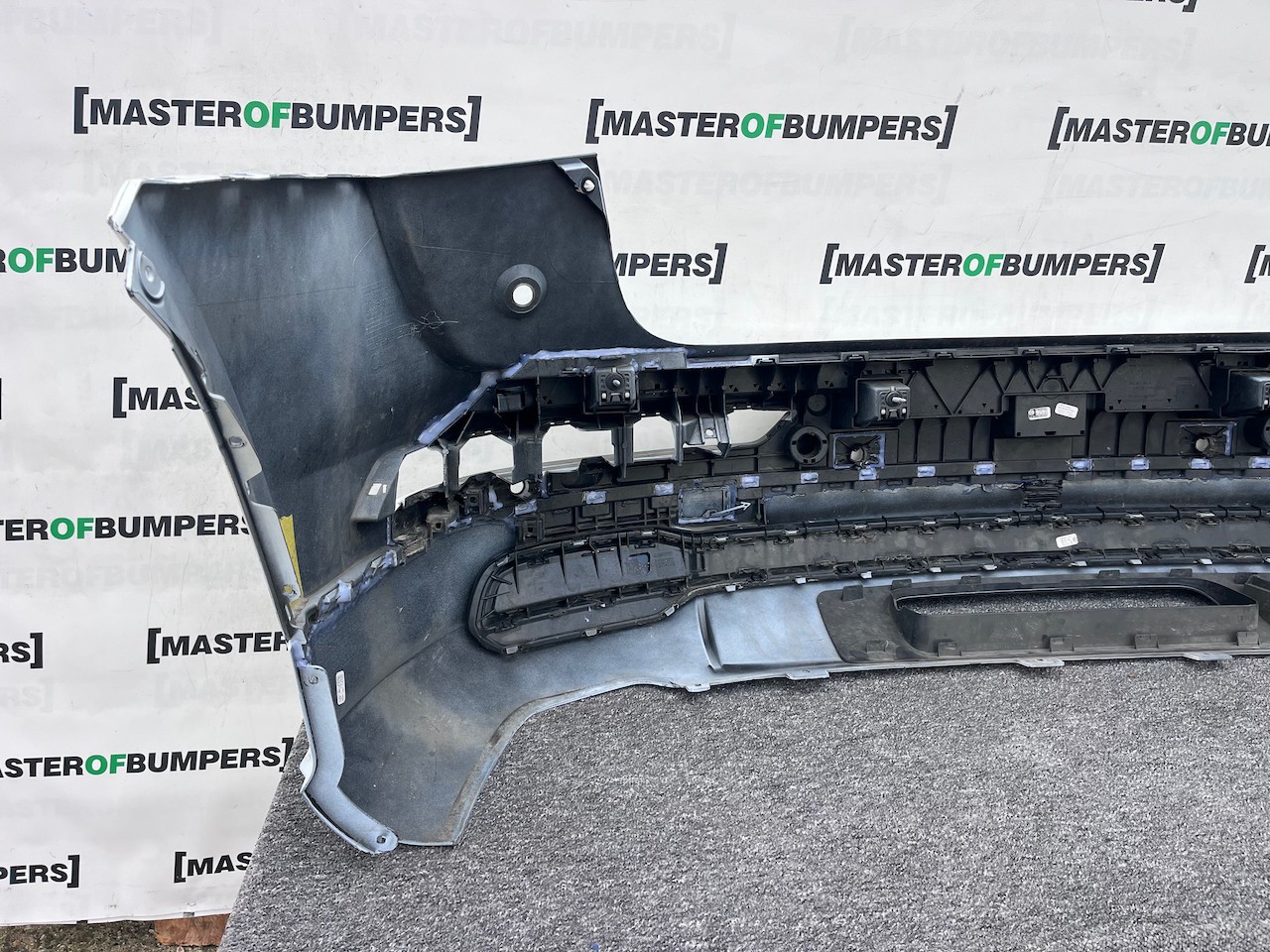 Audi Q5 S Line Black Edition Suv 2017-2020 Rear Bumper 4 Pdc Genuine [a937]