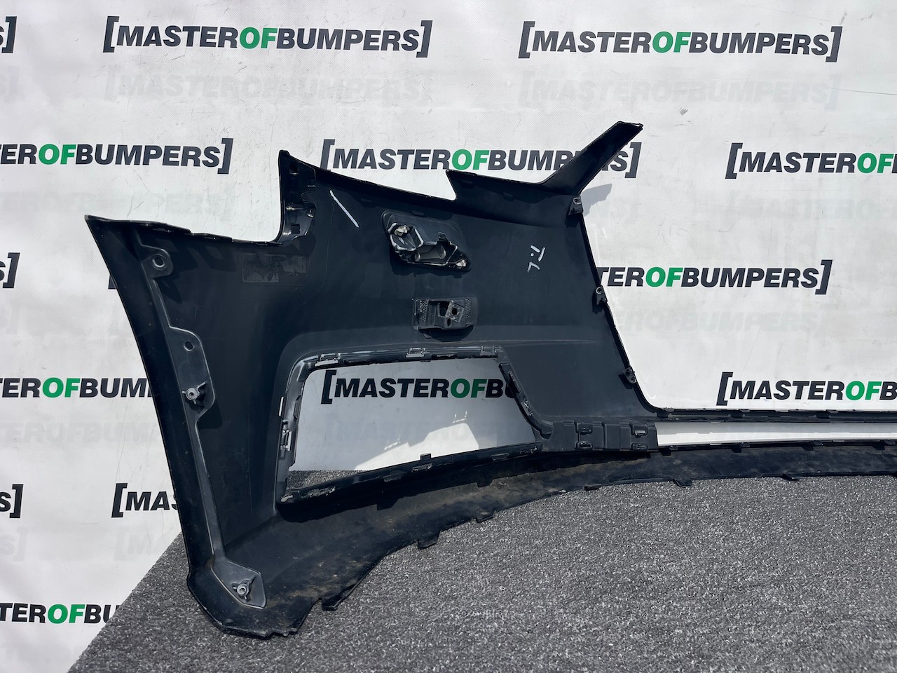 Audi A3 Se Hatchback 8v Lift 2016-2019 Front Bumper No Pdc Genuine [a978]