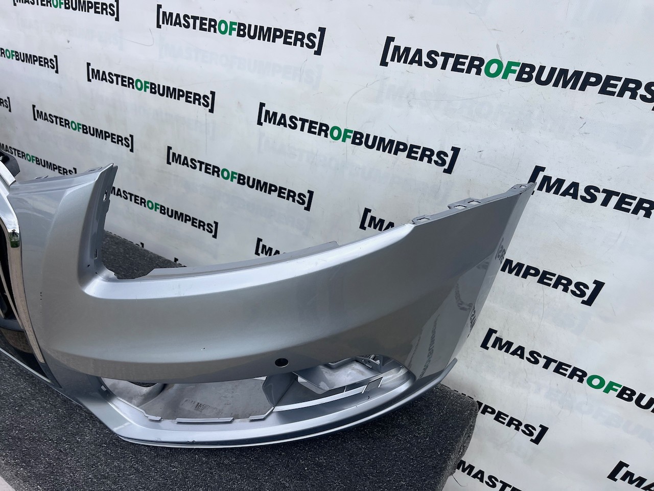 Audi Q5 Se Quattro Suv Mk1 Lift 2012-2016 Front Bumper 4 Pdc Genuine [a984]