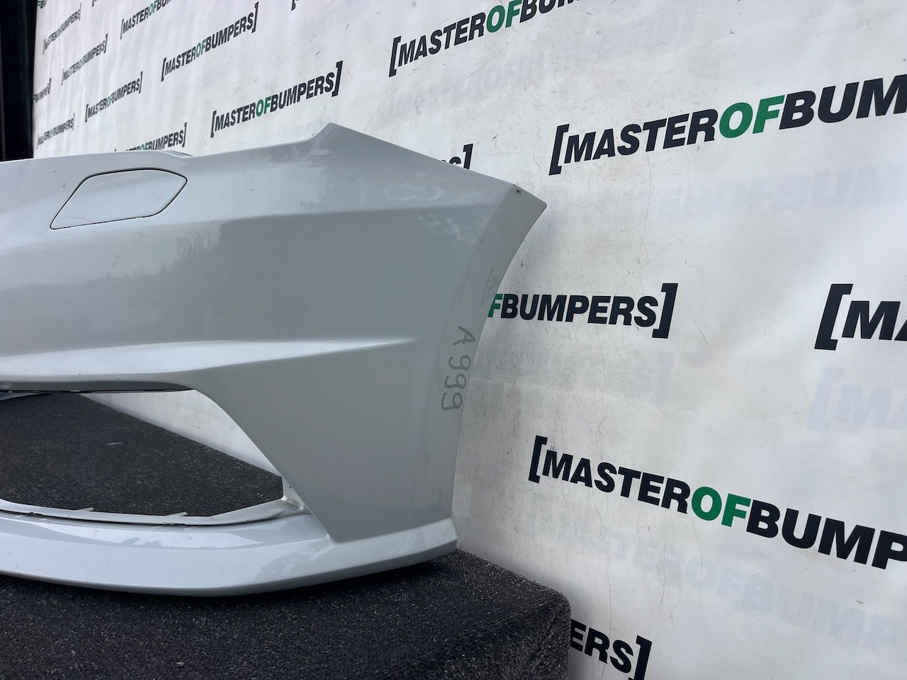 Audi A1 S-line Hatchback Lift 2015-2018 Front Bumper No Pdc Jets Genuine [a999]