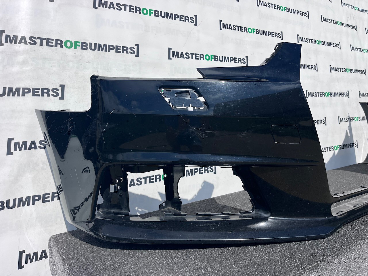 Audi A4 Se Saloon Estate B9 2016-2019 Front Bumper No Pdc Jets Genuine [a20]