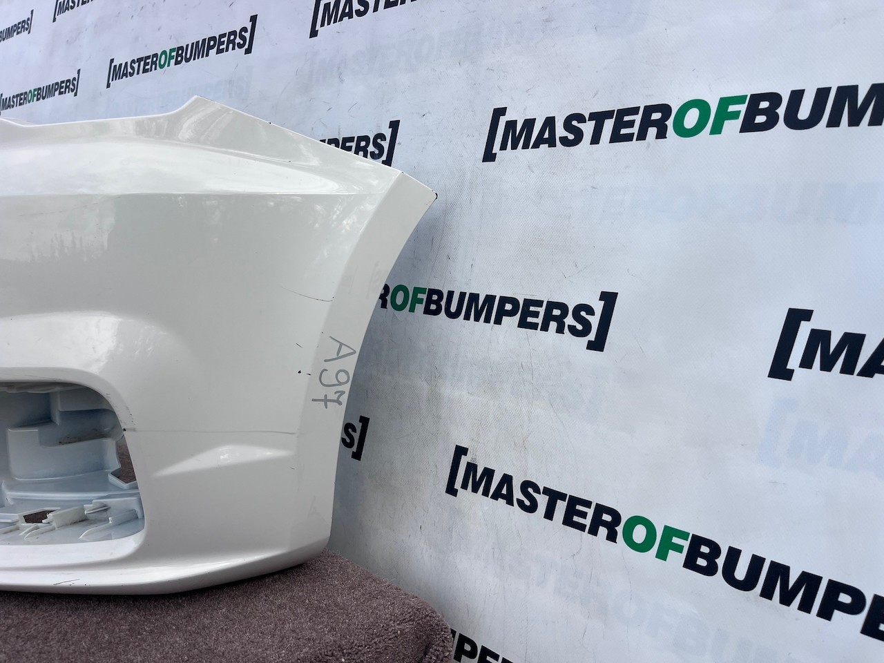 Audi A1 Se Lift Hatchback 2015-2018 Front Bumper No Pdc No Jets Genuine [a97]