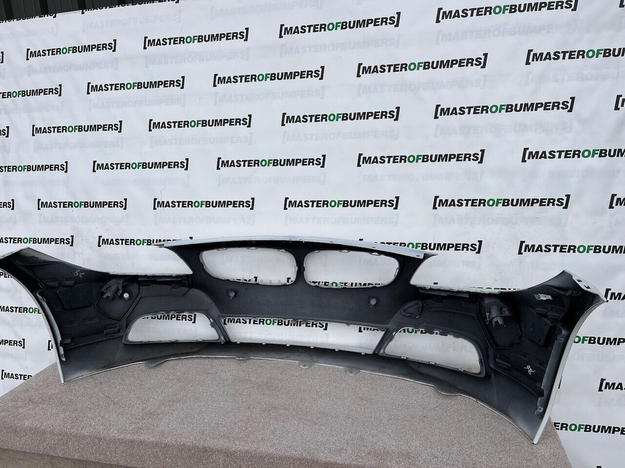 BMW Z4 Se E89 2009-2015 Front Bumper White 4 Pdc + Jets Genuine [B281]