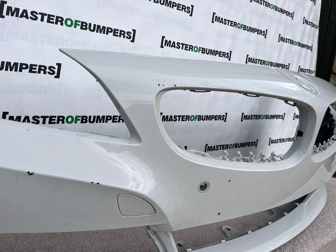BMW Z4 Se E89 2009-2015 Front Bumper White 4 Pdc + Jets Genuine [B281]