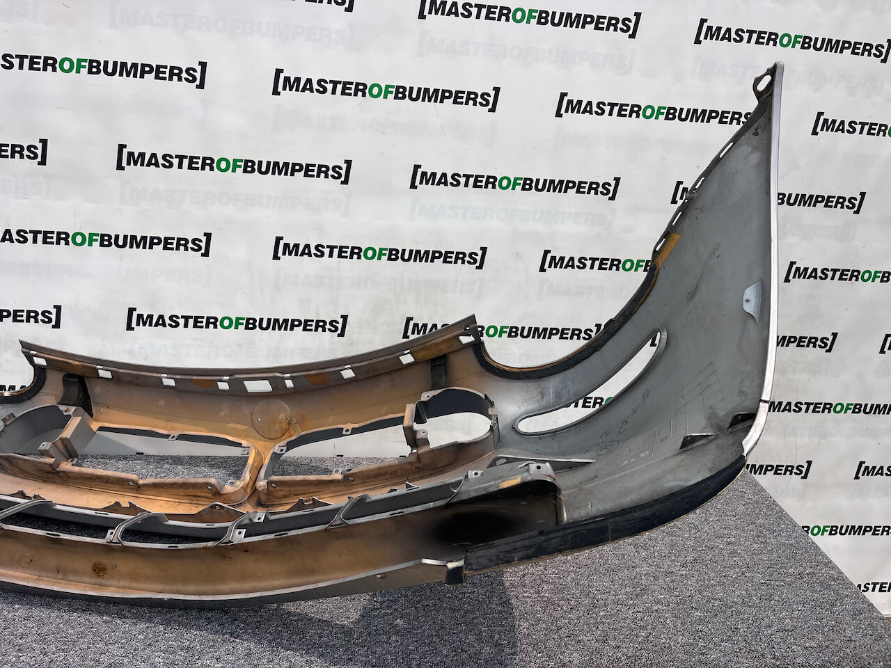 BMW Z8 Cabrio James Bond Car 1998-2002 Front Bumper Genuine [B214]