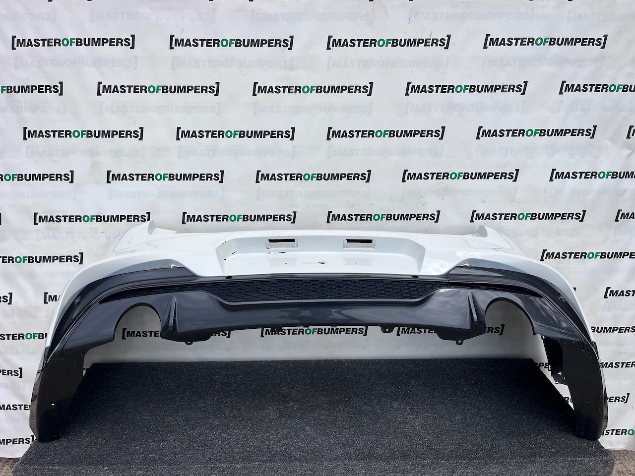 BMW X4 M Sport Xdrive G02 2018-2021 Front Bumper 4 Pdc Genuine [B390]