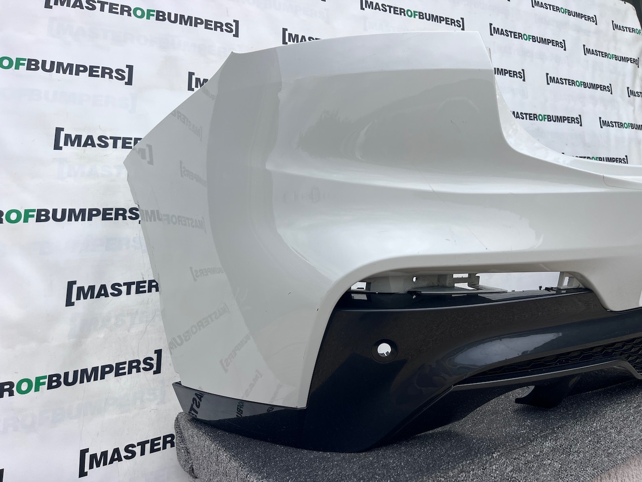 BMW X4 M Sport Xdrive G02 2018-2021 Front Bumper 4 Pdc Genuine [B390]
