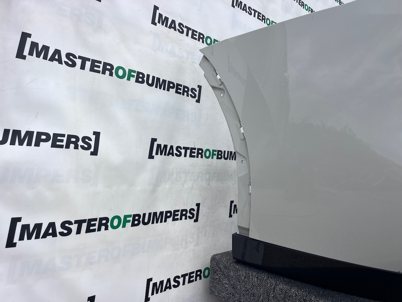 BMW X4 M Sport Xdrive G02 2018-2021 Front Bumper 4 Pdc Genuine [B390]