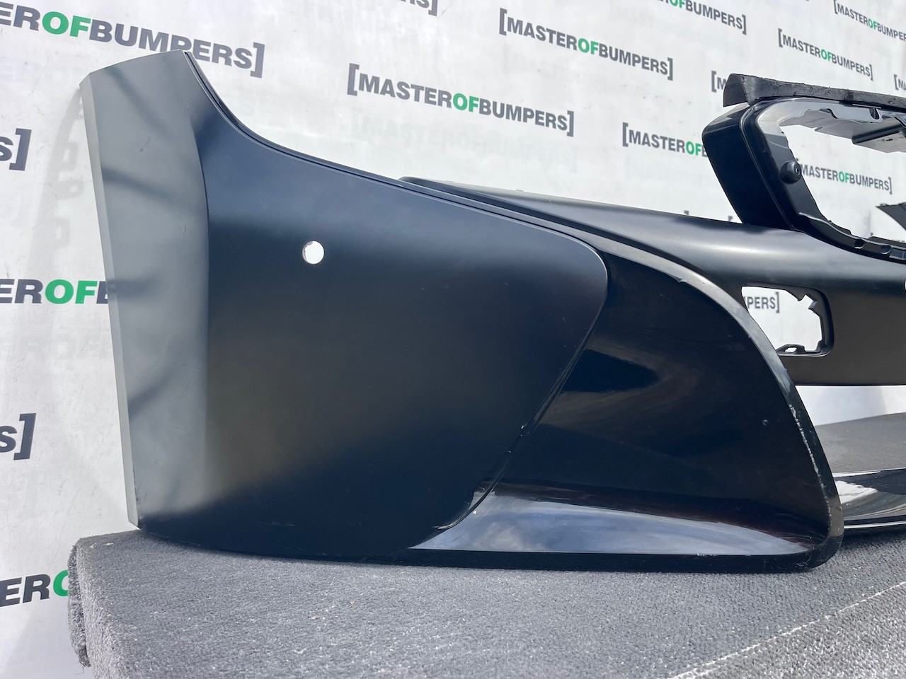 BMW I8 I8 Hybrid Coupe 4wd 2014-2020 Front Bumper 4 Pdc Genuine [B423]