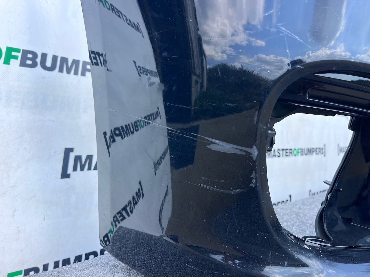 BMW 5 Series Se F10 F11 Lci 2013-2016 Front Bumper 4 Pdc +jets Genuine [B26]