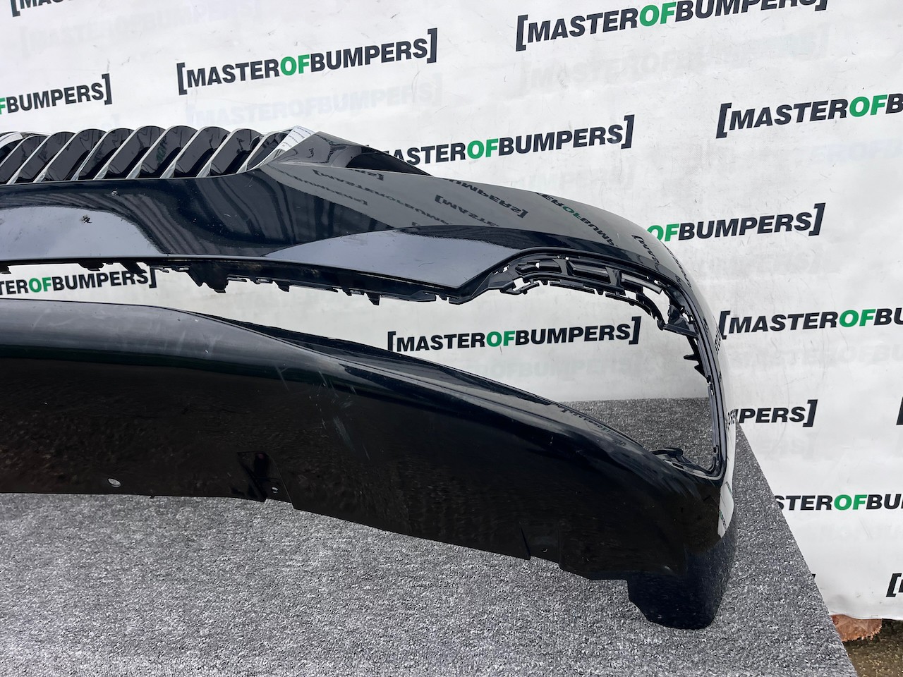 BMW 2 Active Tourer Se F45 Lci 2019-2022 Front Bumper 4 Pdc Genuine [B306]